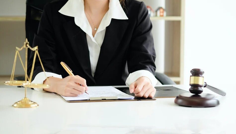 Common mistakes immigration lawyers help new applicants avoid