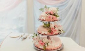 The Sweetest Flavors of Cake Bars Carts You Must Try