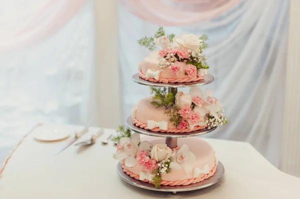 The Sweetest Flavors of Cake Bars Carts You Must Try