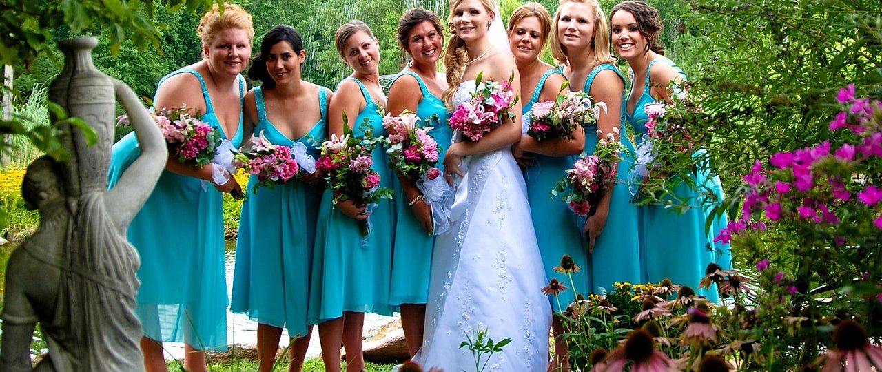 Matching vs Mismatched Bridesmaid Dresses: What’s Better?