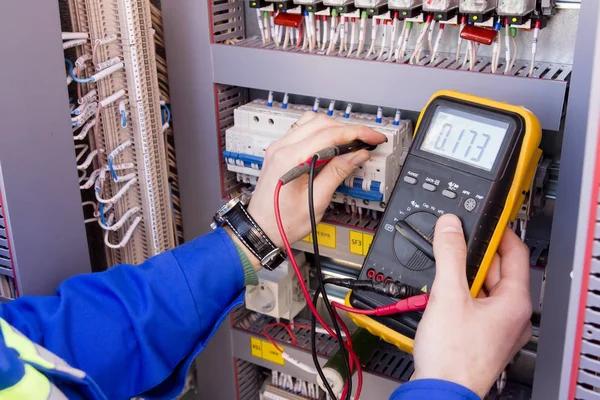 Expert Electrician for Ceiling Fan & Lighting Repairs