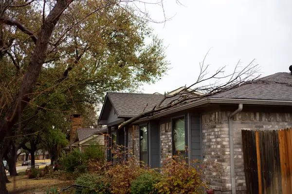 Essential Things to Know When Searching for Roofing Kent Professionals